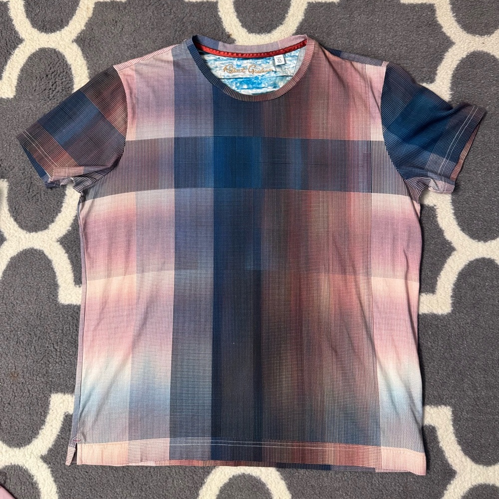 Robert Graham Blue and Pink Short Sleeve Tees